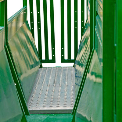 Portable Cattle Tub & Alley- Call for Pricing